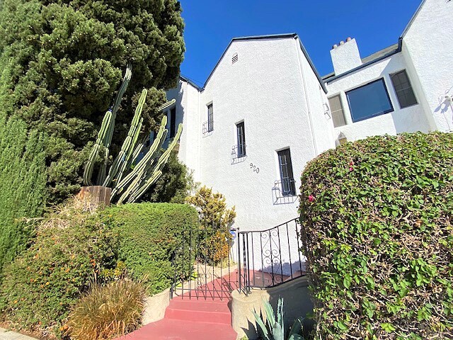 Foto del edificio - 920 N Hoover St