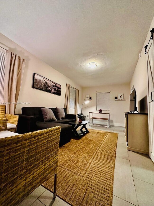 Foto del edificio - 1625 Fletcher St