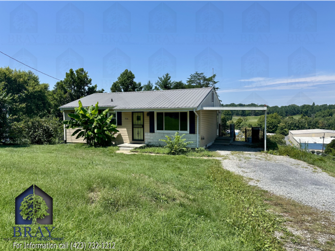 Primary Photo - One level living with scenic views