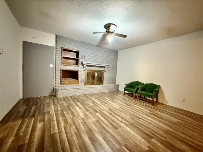 Foto del edificio - 1013 W 3rd St