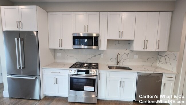 Building Photo - 608 E Broadway