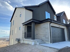 Building Photo - 276 Glencoe Dr