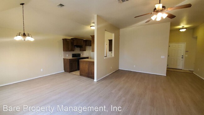 Building Photo - 221 Tecumseh Meadows Dr