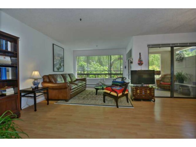 Foto del edificio - 410 Sheridan Ave