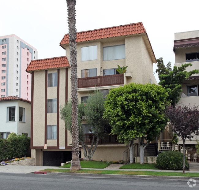 Primary Photo - Sixth Street Apartments