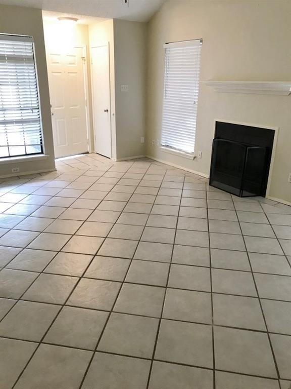 Foto del edificio - 2301 Blalock Dr