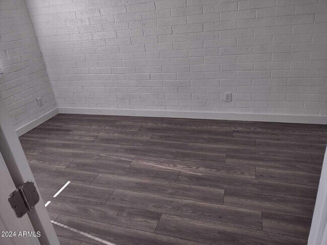 Foto del edificio - 3224 W Jackson St