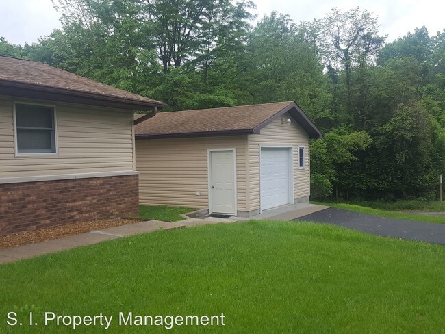 Foto del edificio - 1084 Cedar Creek Rd