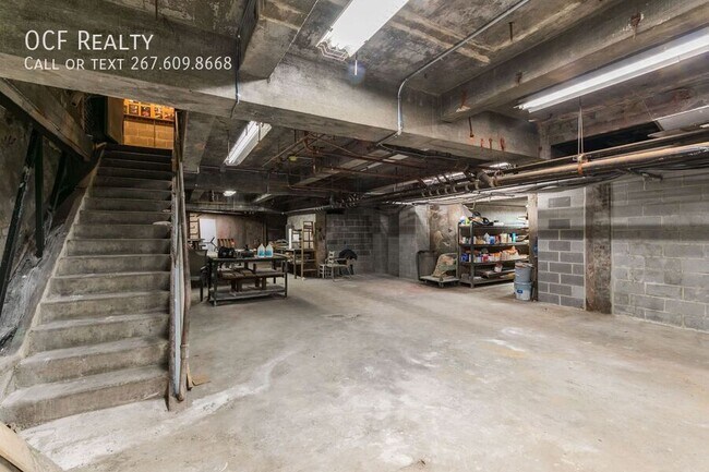 Foto del edificio - 144-50 W Laurel St