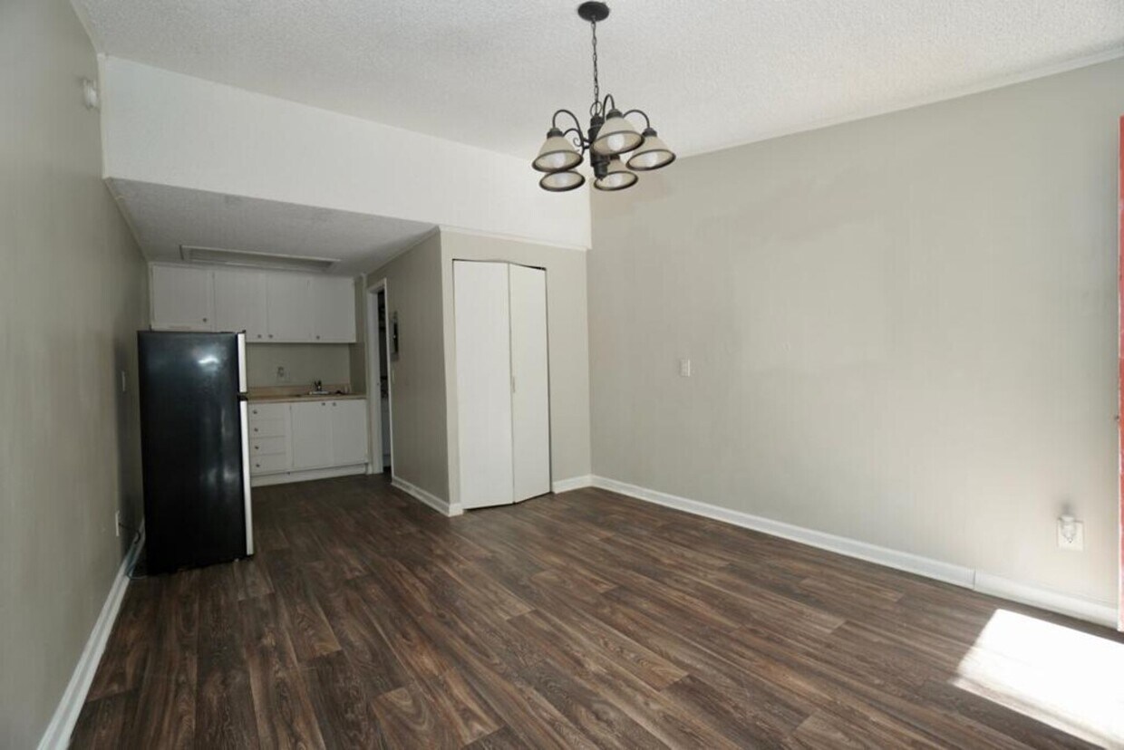 Building Photo - Holly Park Square Apartments