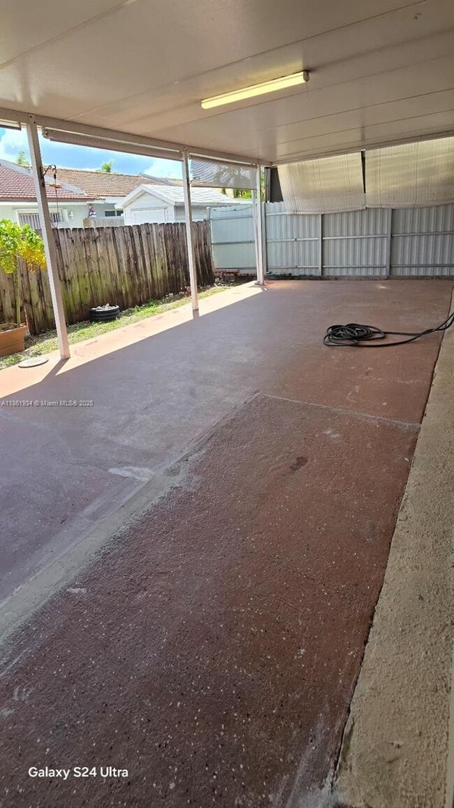 Foto del edificio - 7640 NW 182nd Terrace