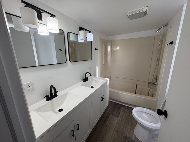 Double vanity sink in bathroom - 318 N 4th St