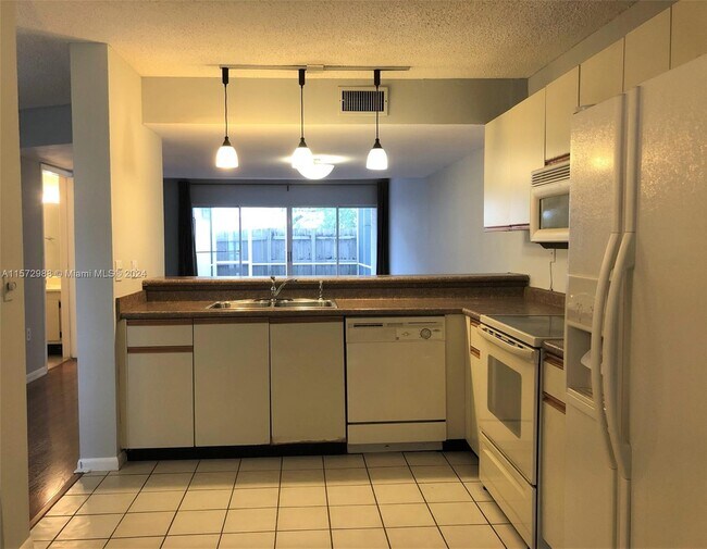 Foto del edificio - 12324 NW 14th St