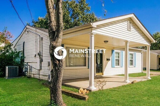 Building Photo - 4 Bedroom Pet-Friendly Home in Louisville, KY with Main Street Renewal