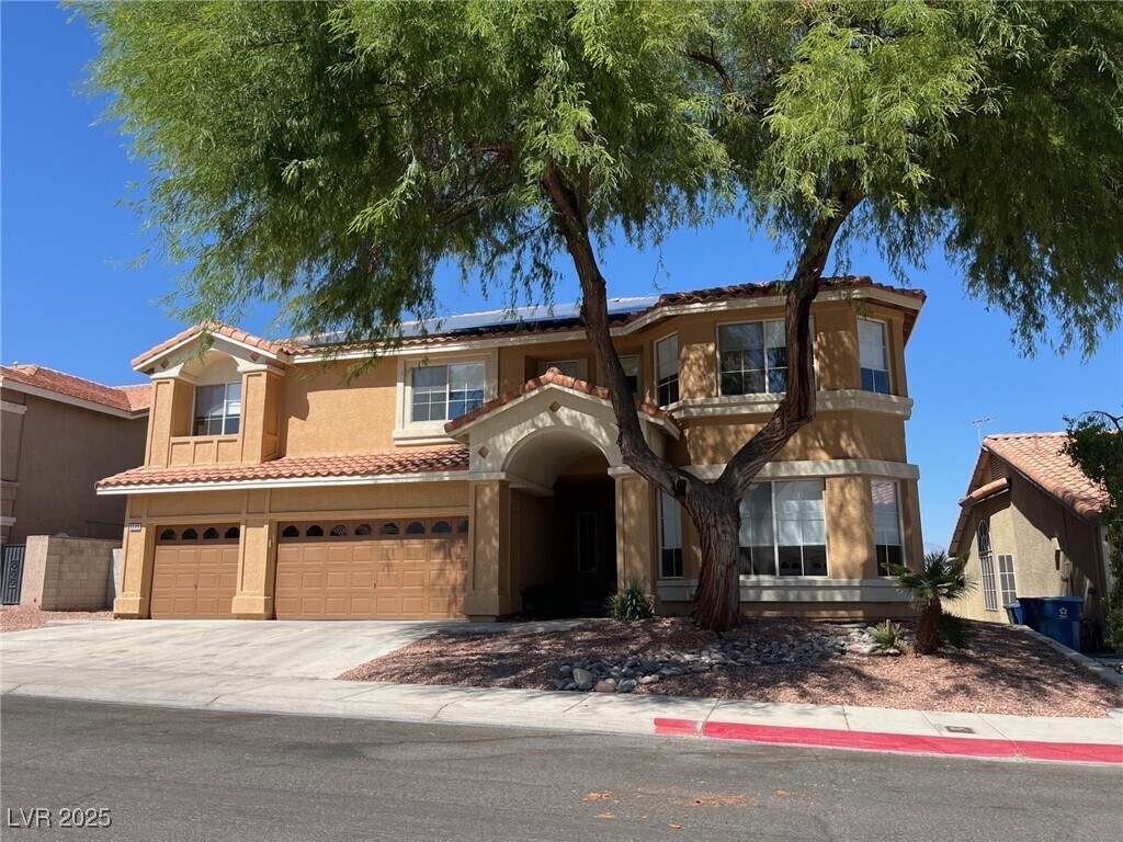 Foto principal - 8640 Castle Hill Ave