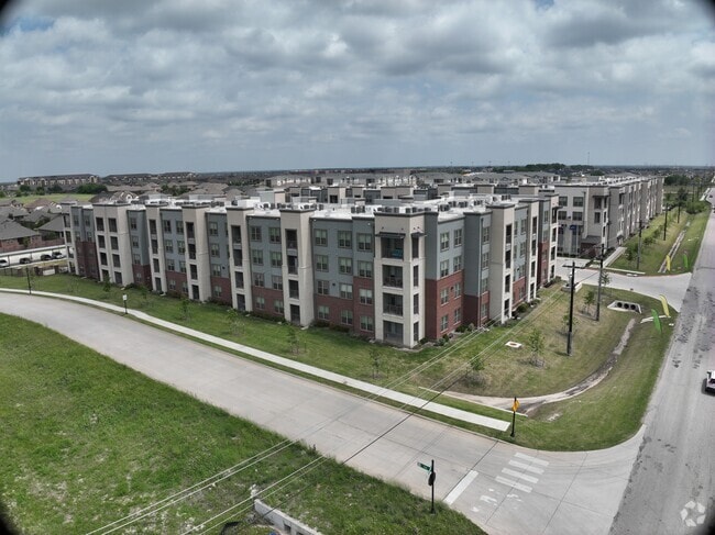 3D Exterior - Palladium East Foster Crossing