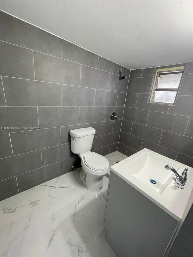 Building Photo - 4327 SW 50th St