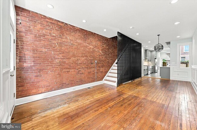 Foto del edificio - 2337 E Fletcher St