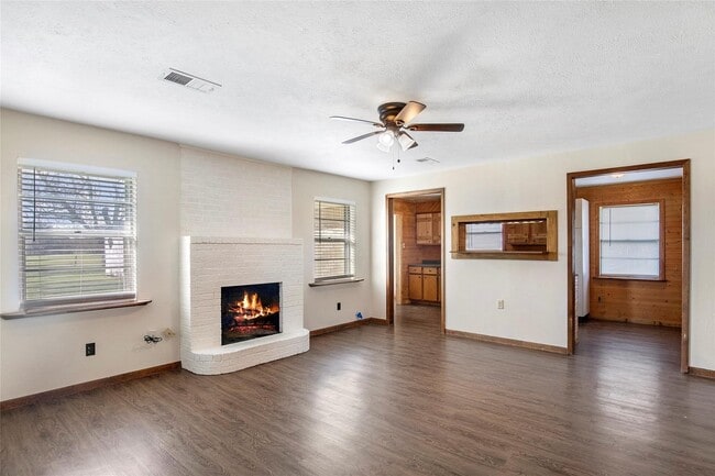 Building Photo - 17219 Janacek Rd