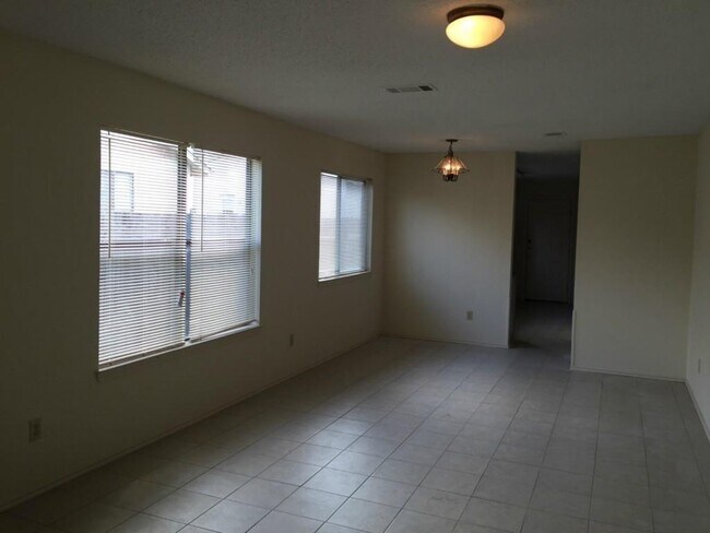 Foto del edificio - 607 Luther Dr