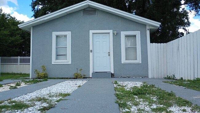 Foto del edificio - 8622 N 39th St