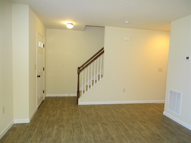 Building Photo - 609 Byler Cir