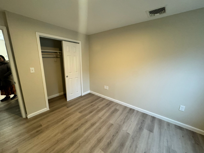 Foto del edificio - 878 Hunterdon St