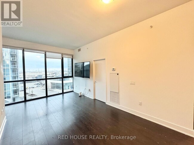 Building Photo - 2916 Hwy 7 W