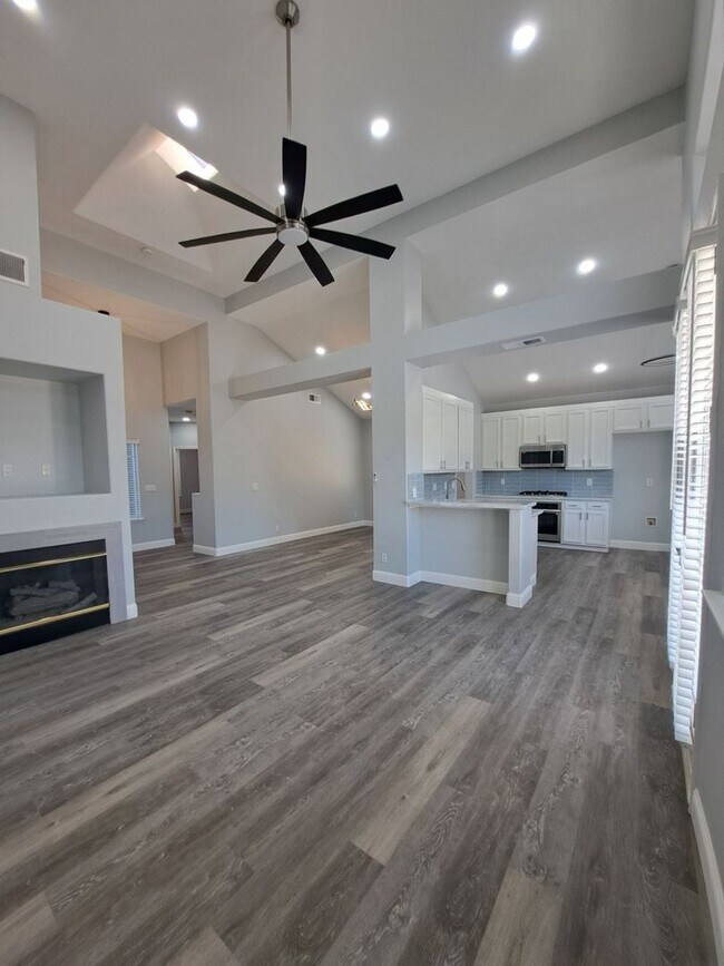 Foto del edificio - Beautiful 3 Bedroom Home for Rent in well ...