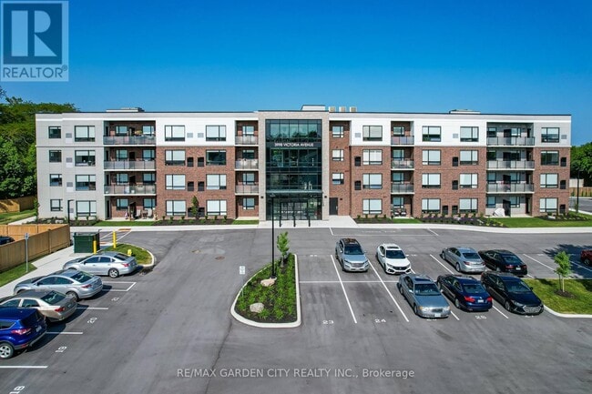 Building Photo - 3998 Victoria Ave