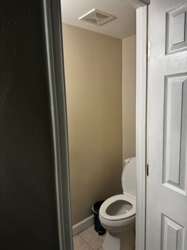 Foto del edificio - Spacious 2BR Condo in Denver