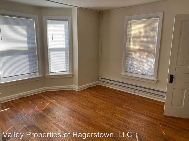 Building Photo - 321 S Potomac St