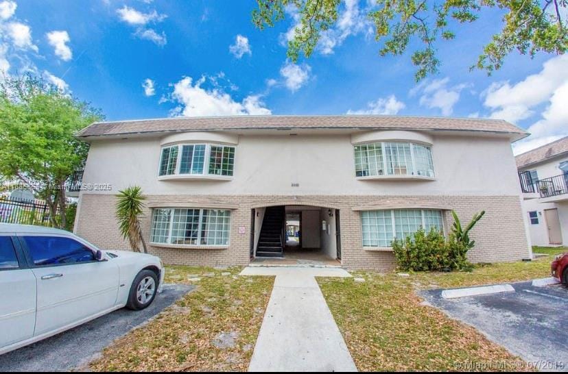 Foto principal - 5333 NW 18th St