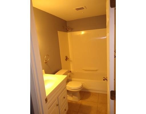 Building Photo - 1 Maple Crest Cir