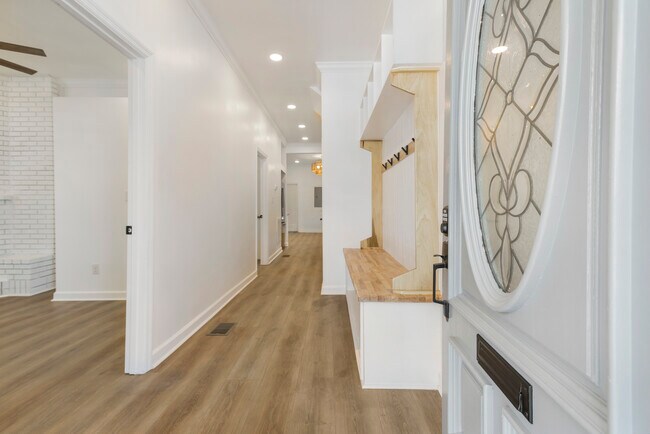 Foto del edificio - 711 W 44th St