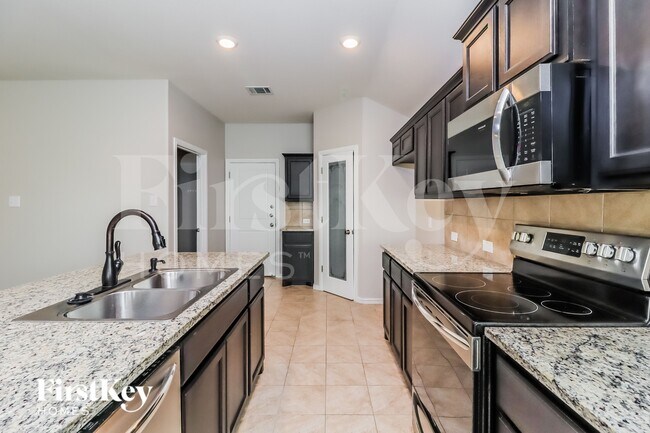 Foto del edificio - 525 Foxhunter St