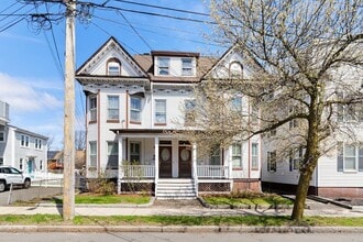 Building Photo - 146 North St