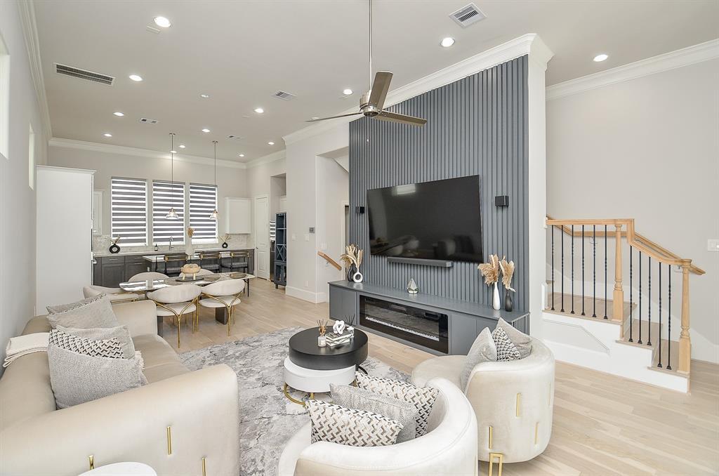Foto principal - 1208 Timbergrove Park St