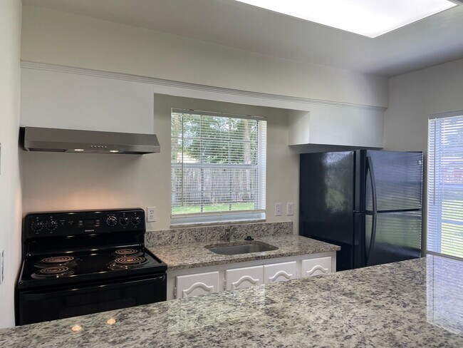 Building Photo - 1 Bedroom/1 Bath Apartment in Orlando, FL - Priced to Rent!