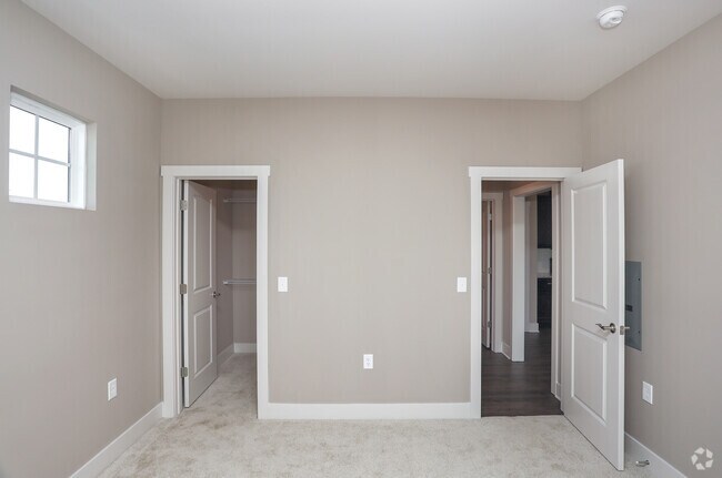 1BR, 1BA - 800 SF - Charlestown on the Monon