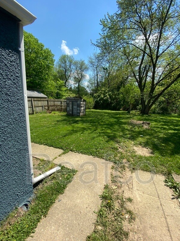 Building Photo - 1432 1/2 Oakwood Ave