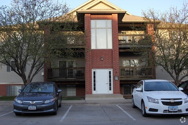Building Photo - 2266 Holiday Rd