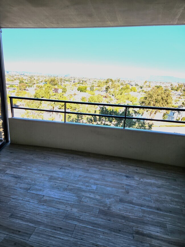 Balcón - Orientado al este - 4337 Marina City Dr