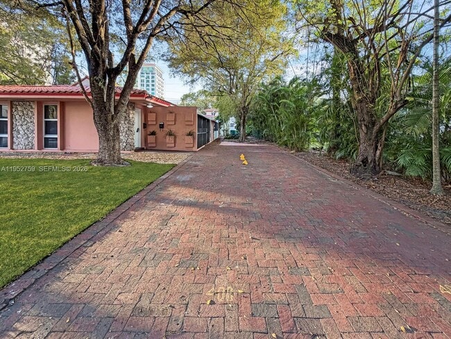 Building Photo - 400 Minorca Ave