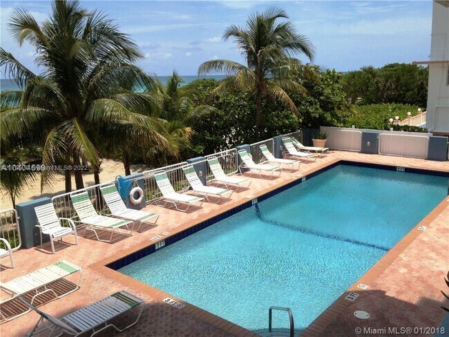Foto del edificio - 9341 Collins Ave