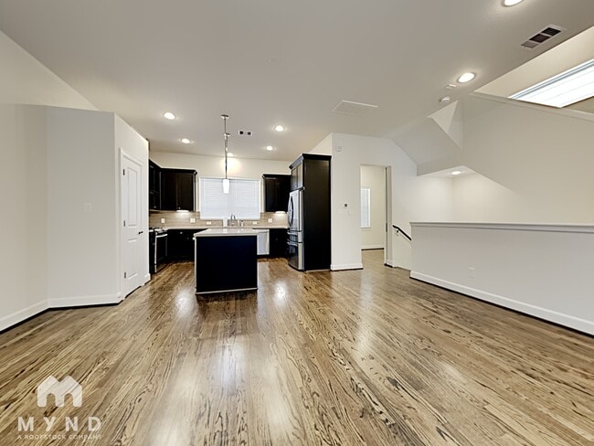 Foto del edificio - 1006 W 18th St
