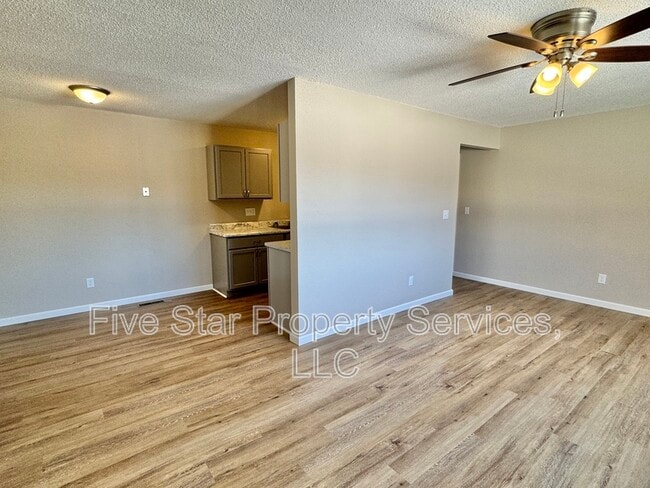 Building Photo - 151 S Durkin Dr