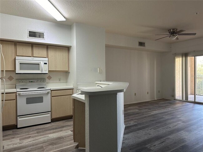 Building Photo - 823 Camargo Way
