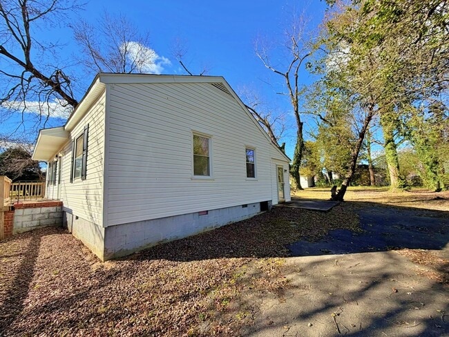 Foto del edificio - Rancher with Large Back Yard!