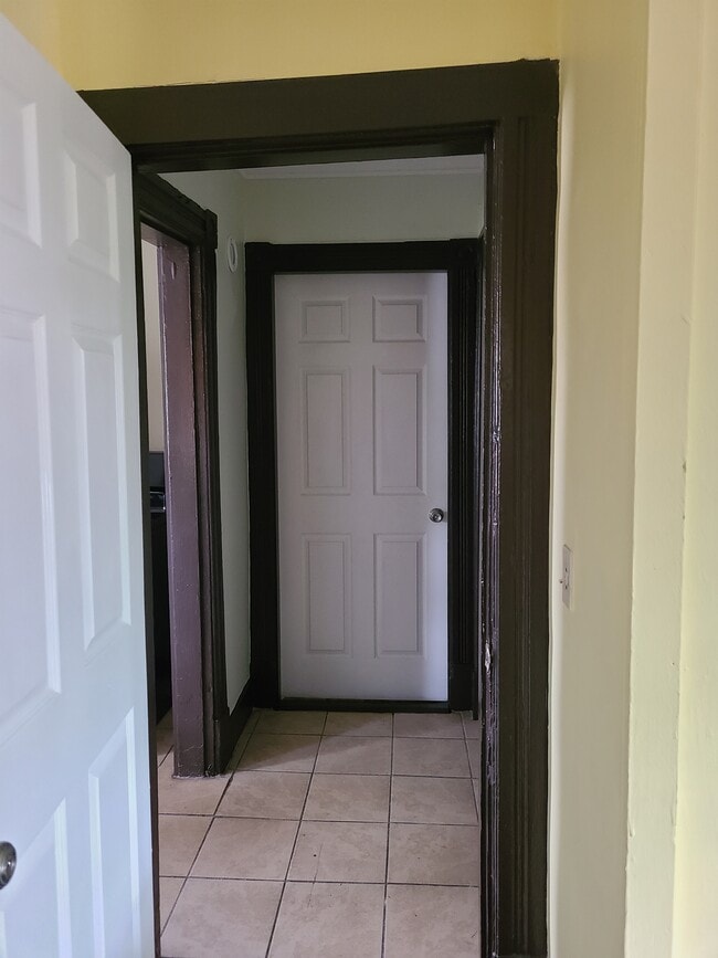 Building Photo - 372 Franklin St